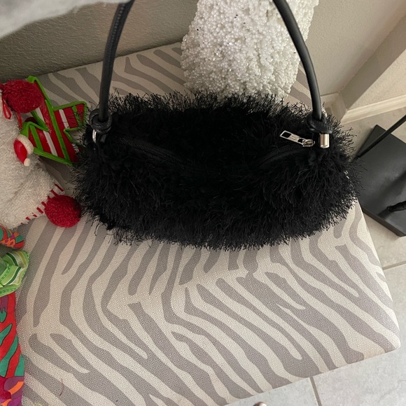 Red or Black Furry Women's Bag - Picture 6 of 7